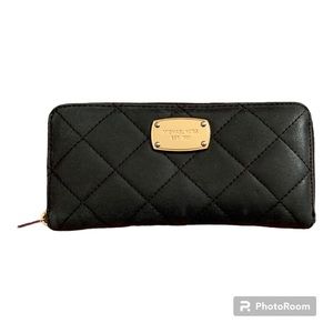Michael Kors black quilted zipper wallet